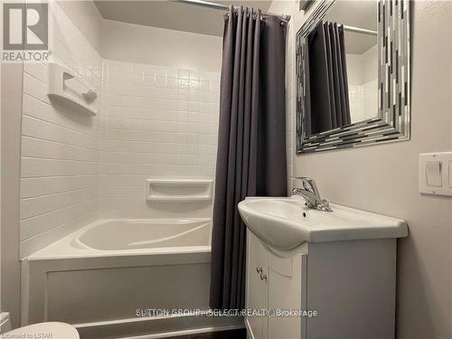 1324 Langmuir Avenue, London, ON - Indoor Photo Showing Bathroom