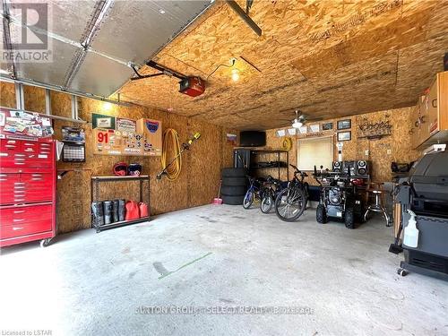 1324 Langmuir Avenue, London, ON - Indoor Photo Showing Garage