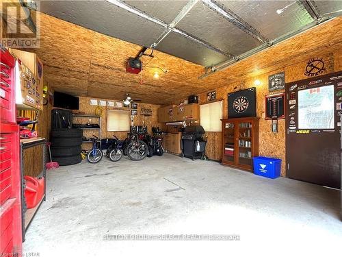 1324 Langmuir Avenue, London, ON - Indoor Photo Showing Garage