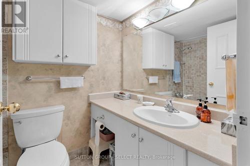 1701 - 380 King Street E, London, ON - Indoor Photo Showing Bathroom