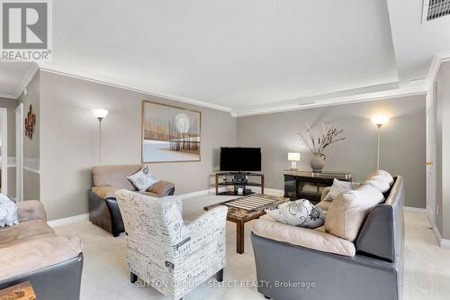 1701 - 380 King Street E, London, ON - Indoor Photo Showing Living Room