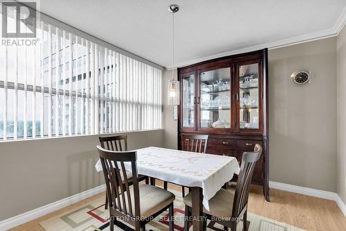 1701 - 380 King Street E, London, ON - Indoor Photo Showing Dining Room