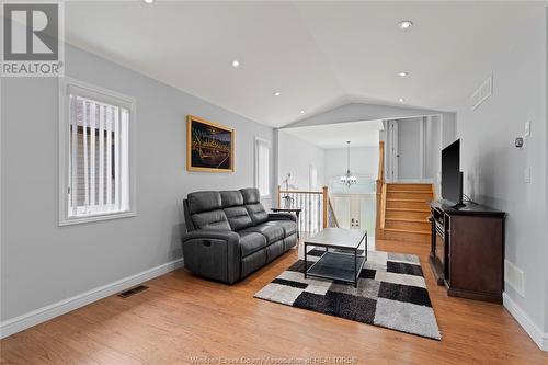 1530 Rossini Boulevard, Windsor, ON - Indoor Photo Showing Living Room