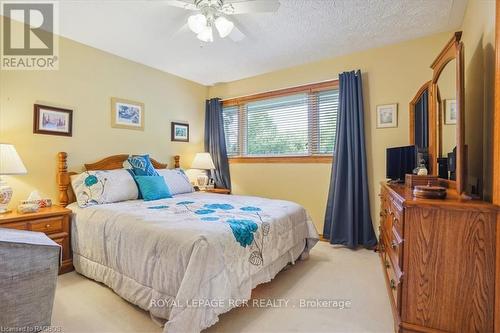 318106 Highway 6 & 10, Georgian Bluffs, ON - Indoor Photo Showing Bedroom