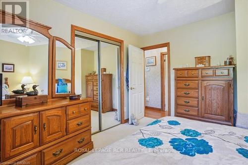 318106 Highway 6 & 10, Georgian Bluffs, ON - Indoor Photo Showing Bedroom