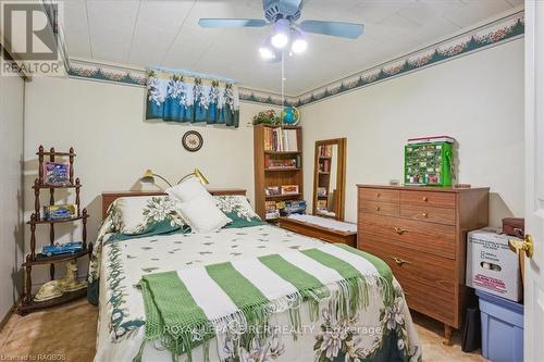 318106 Highway 6 & 10, Georgian Bluffs, ON - Indoor Photo Showing Bedroom