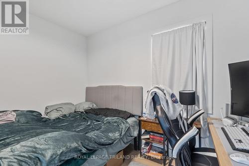 54 Lyman Street, London, ON - Indoor Photo Showing Bedroom