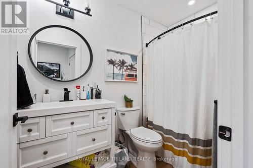 54 Lyman Street, London, ON - Indoor Photo Showing Bathroom