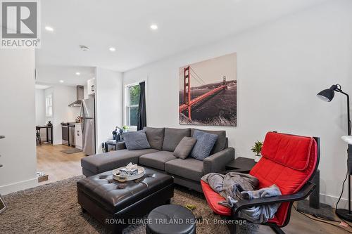 54 Lyman Street, London, ON - Indoor Photo Showing Living Room