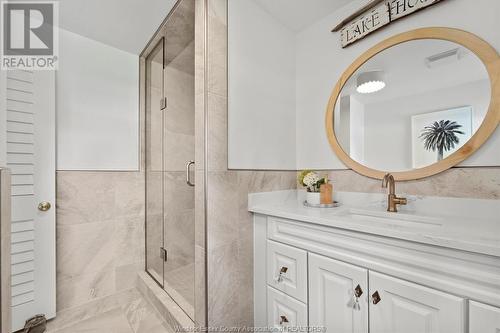 321 Lakeview, Kingsville, ON - Indoor Photo Showing Bathroom