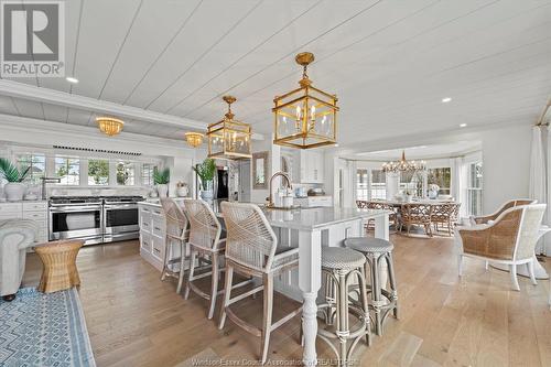 321 Lakeview, Kingsville, ON - Indoor Photo Showing Dining Room