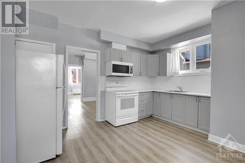 13 Marier Avenue Unit#1, Ottawa, ON - Indoor Photo Showing Kitchen