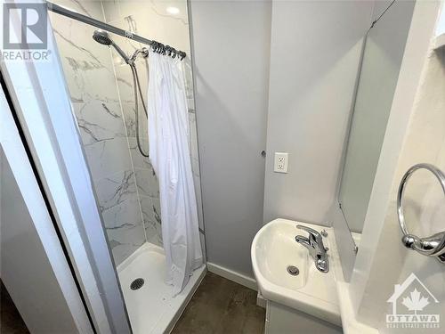 13 Marier Avenue Unit#1, Ottawa, ON - Indoor Photo Showing Laundry Room