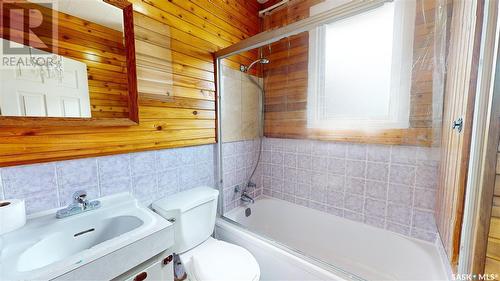 1439 Rothwell Street, Regina, SK - Indoor Photo Showing Bathroom