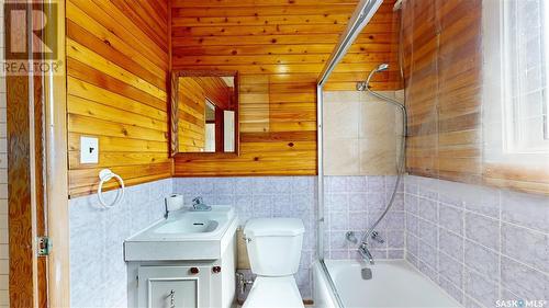 1439 Rothwell Street, Regina, SK - Indoor Photo Showing Bathroom