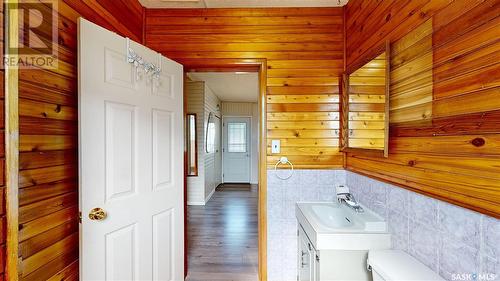 1439 Rothwell Street, Regina, SK - Indoor Photo Showing Bathroom