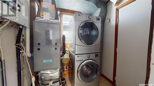 1439 Rothwell Street, Regina, SK - Indoor Photo Showing Laundry Room