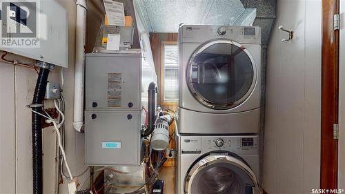 1439 Rothwell Street, Regina, SK - Indoor Photo Showing Laundry Room