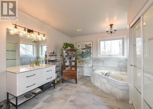 36 Crompton Drive, Barrie (Little Lake), ON - Indoor Photo Showing Bathroom