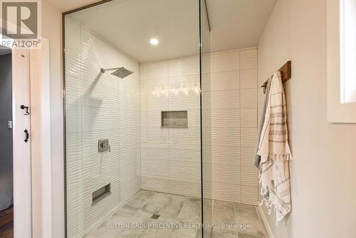 36 Crompton Drive, Barrie (Little Lake), ON - Indoor Photo Showing Bathroom