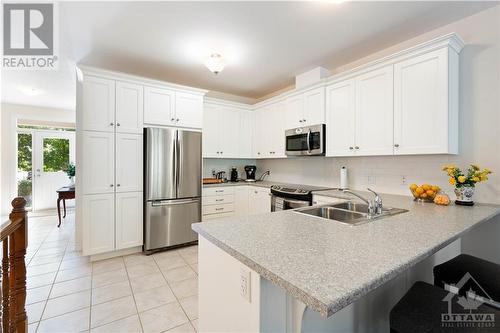 157 Royal Landing Gate, Kemptville, ON - Indoor Photo Showing Kitchen With Double Sink