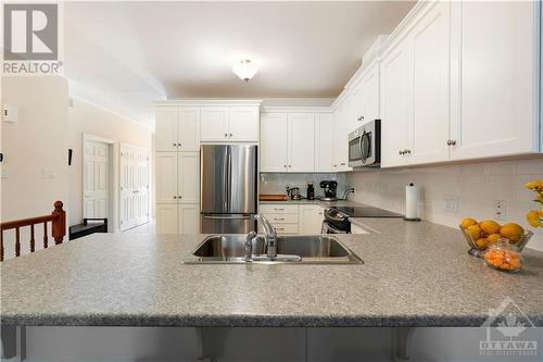 157 Royal Landing Gate, Kemptville, ON - Indoor Photo Showing Kitchen With Upgraded Kitchen