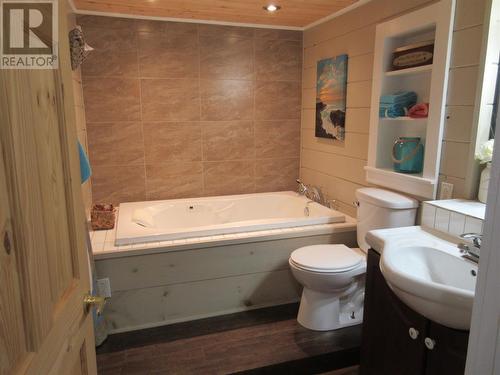 2 Newfoundland Way, Bishop'S Falls, NL - Indoor Photo Showing Bathroom