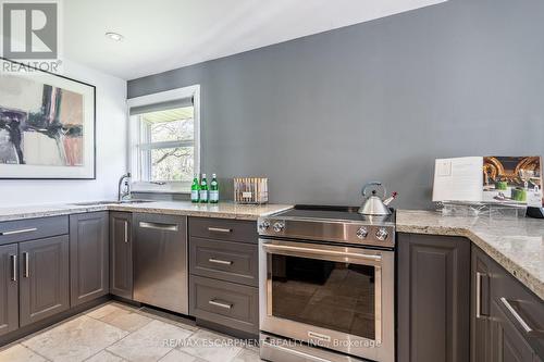 607 Edgewater Crescent, Burlington (Lasalle), ON - Indoor Photo Showing Kitchen