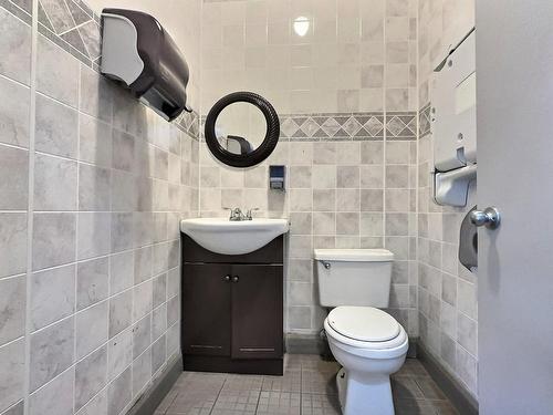 Powder room - 630 10E Avenue, Senneterre - Ville, QC - Indoor Photo Showing Bathroom