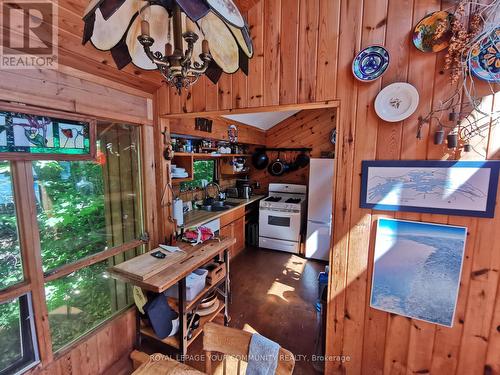 91 Healey Lake Water/A, The Archipelago, ON - Indoor Photo Showing Other Room