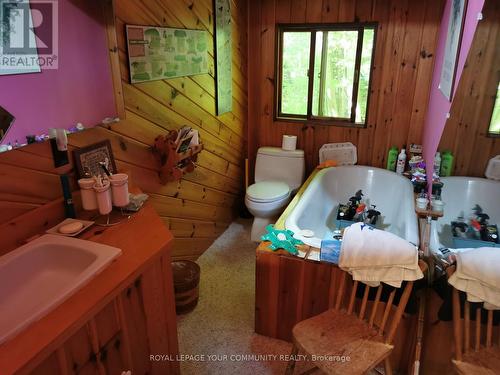 91 Healey Lake Water/A, The Archipelago, ON - Indoor Photo Showing Bathroom