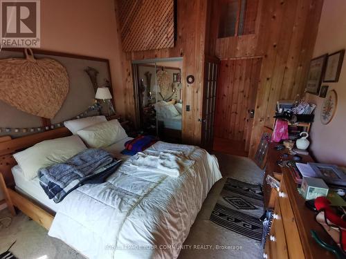 91 Healey Lake Water/A, The Archipelago, ON - Indoor Photo Showing Bedroom