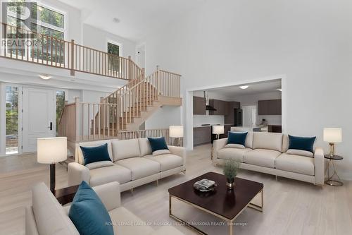 1008 Kingsridge Court, Lake Of Bays, ON - Indoor Photo Showing Living Room