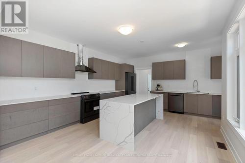 1008 Kingsridge Court, Lake Of Bays, ON - Indoor Photo Showing Kitchen