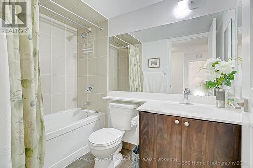 704 - 55 De Boers Drive, Toronto (York University Heights), ON - Indoor Photo Showing Bathroom