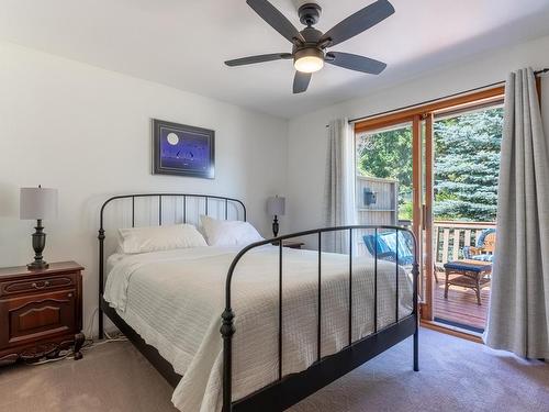 5300 Sunrise Drive, Kamloops, BC - Indoor Photo Showing Bedroom