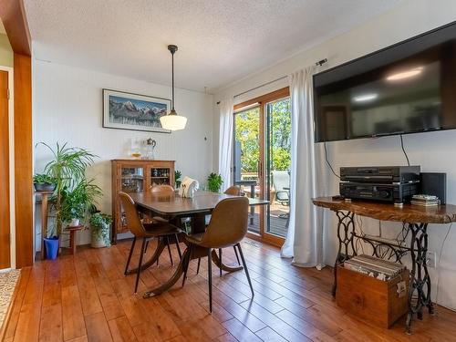 5300 Sunrise Drive, Kamloops, BC - Indoor Photo Showing Dining Room