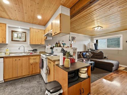 2090/2092 Westsyde Road, Kamloops, BC - Indoor Photo Showing Kitchen With Double Sink