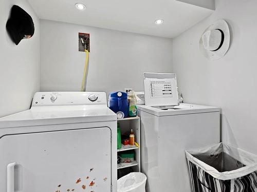 2090/2092 Westsyde Road, Kamloops, BC - Indoor Photo Showing Laundry Room