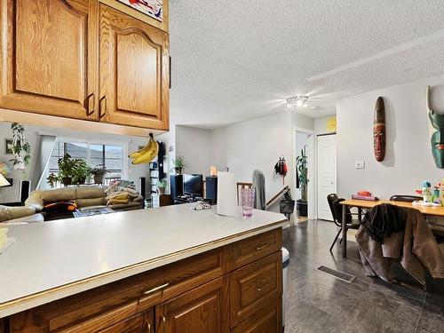 2090/2092 Westsyde Road, Kamloops, BC - Indoor Photo Showing Kitchen