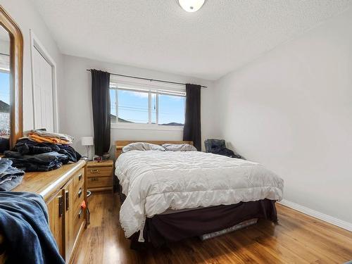 2090/2092 Westsyde Road, Kamloops, BC - Indoor Photo Showing Bathroom