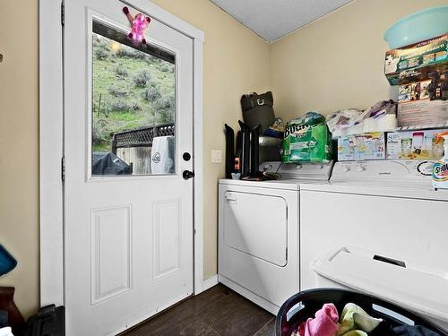 2090/2092 Westsyde Road, Kamloops, BC - Indoor Photo Showing Laundry Room