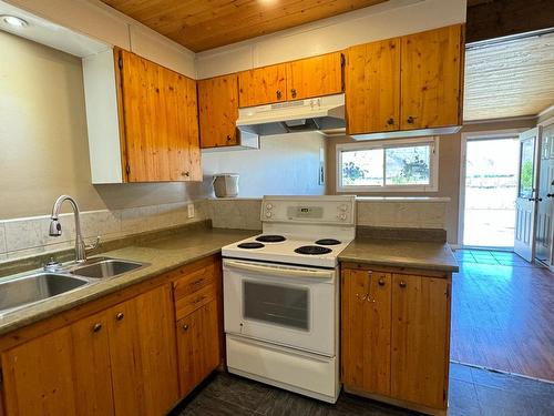 2090/2092 Westsyde Road, Kamloops, BC - Indoor Photo Showing Kitchen With Double Sink