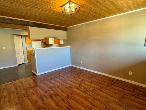 2090/2092 Westsyde Road, Kamloops, BC - Indoor Photo Showing Other Room