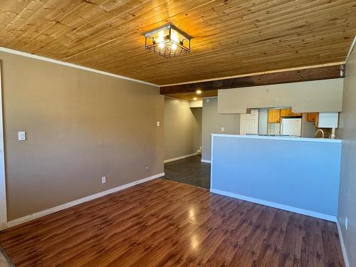 2090/2092 Westsyde Road, Kamloops, BC - Indoor Photo Showing Other Room