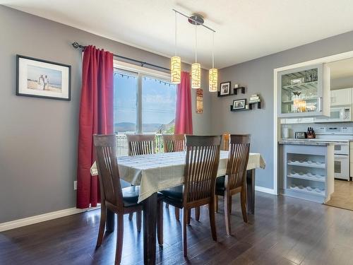 1653 Valleyview Drive, Kamloops, BC - Indoor Photo Showing Dining Room