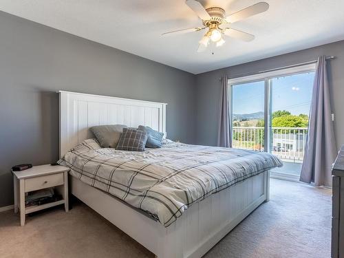 1653 Valleyview Drive, Kamloops, BC - Indoor Photo Showing Bedroom