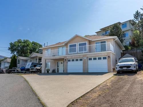 1653 Valleyview Drive, Kamloops, BC - Outdoor With Facade