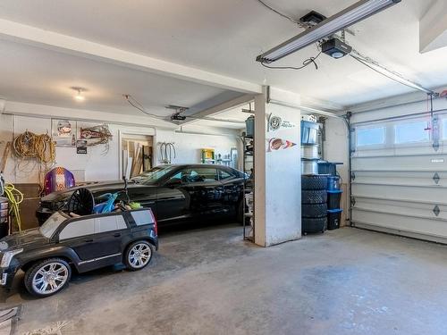 1653 Valleyview Drive, Kamloops, BC - Indoor Photo Showing Garage