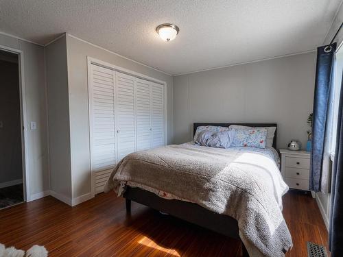 6808 Ashcroft Road, Kamloops, BC - Indoor Photo Showing Bedroom